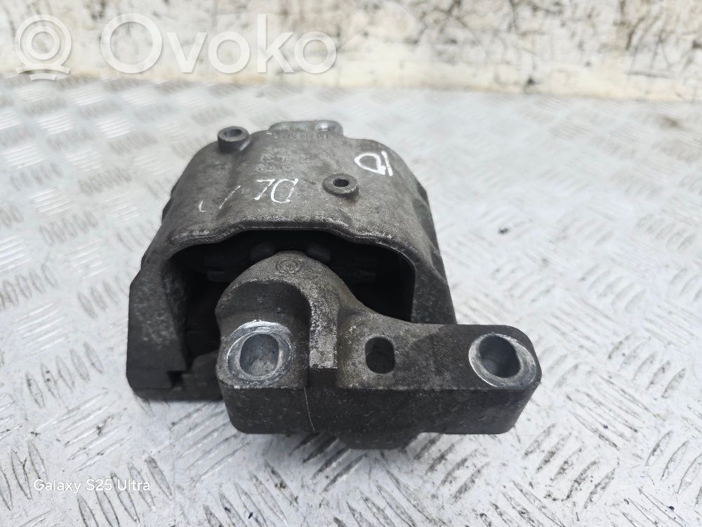 Audi TT Mk1 Engine mount bracket 