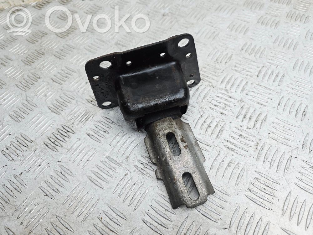 Peugeot 208 I Engine mount bracket 