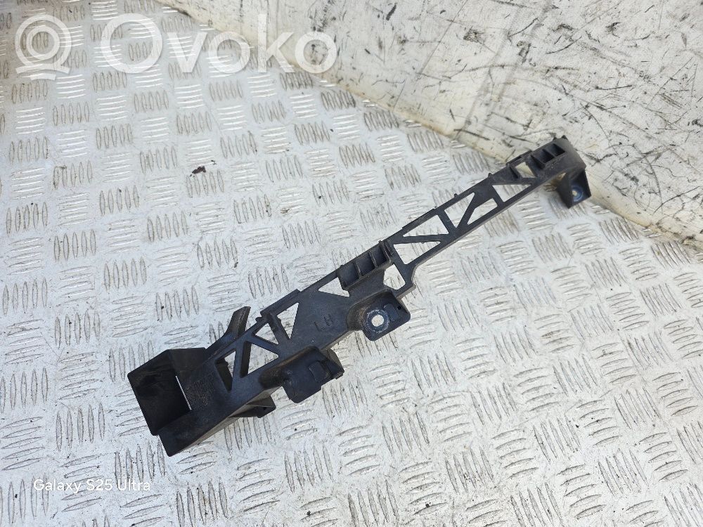 Mazda 5 Headlight/headlamp mounting bracket 