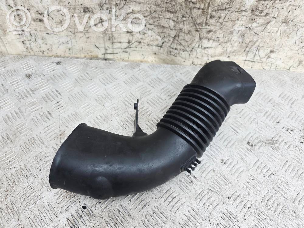 BMW 5 E60 E61 Air intake duct part 