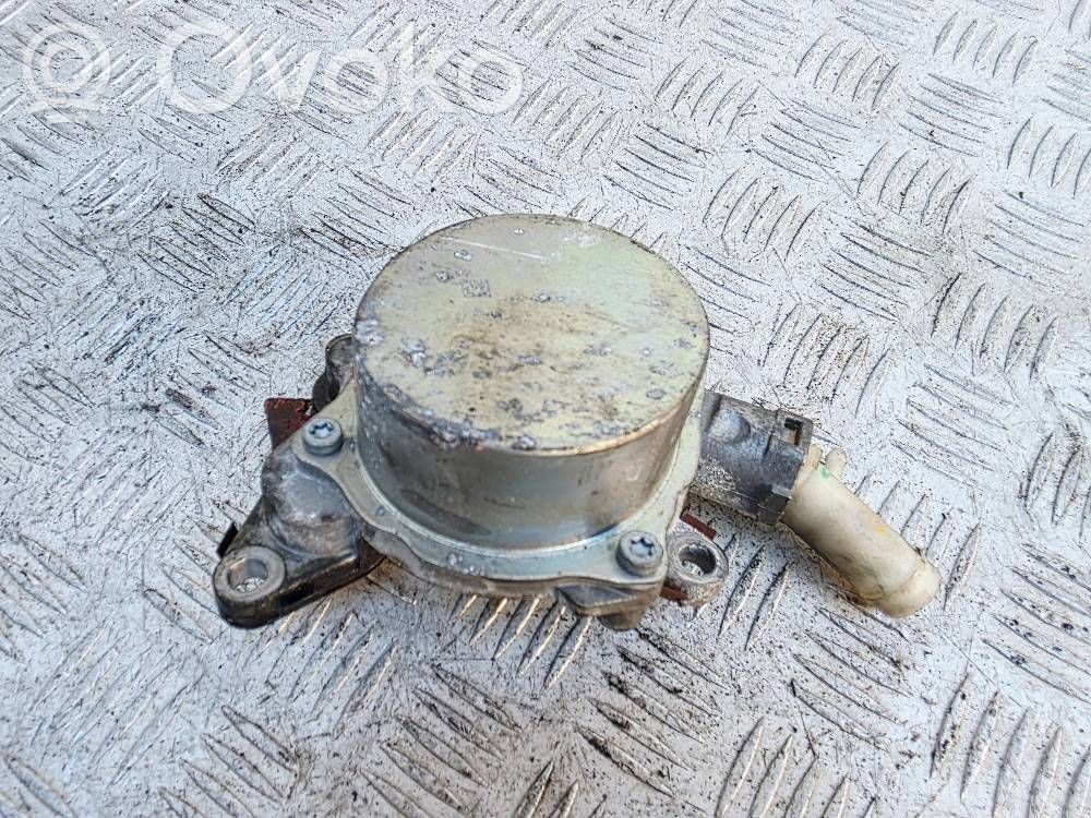 Nissan Navara D23 Vacuum pump 