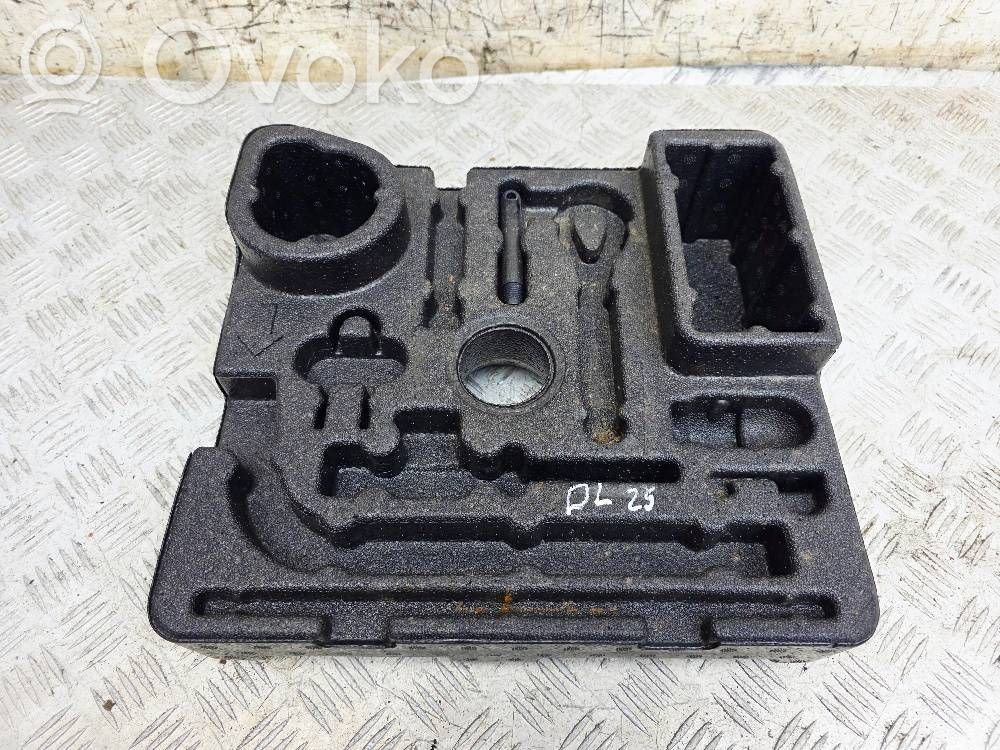 Audi A1 Caja de herramientas 