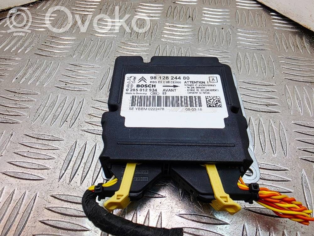 Citroen C4 Cactus Airbag control unit/module 