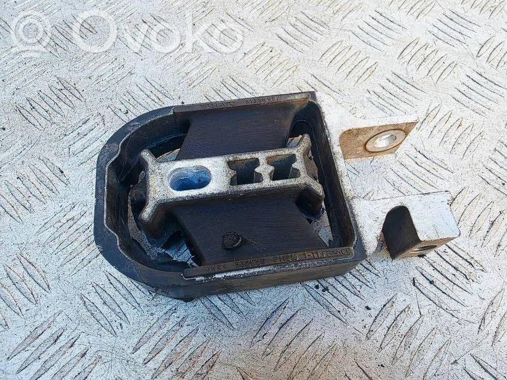 Volvo V40 Engine mount bracket 
