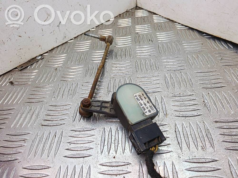 Audi A8 S8 D3 4E Ajovalon korkeusanturi 