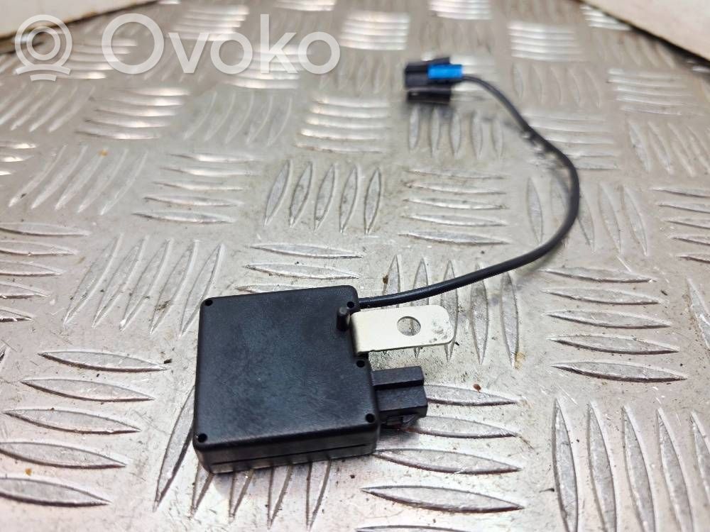 BMW 5 E39 Antenos stiprintuvas 