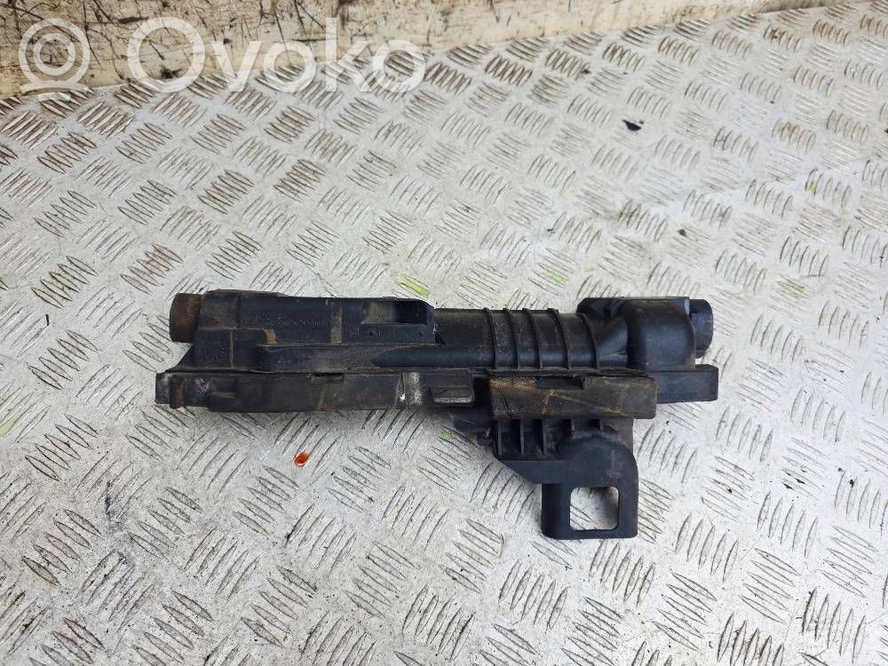 BMW 3 E46 Radiator mount bracket 