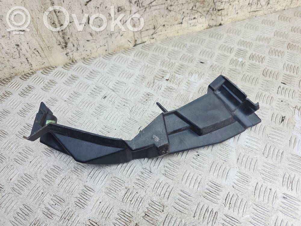 Renault Clio III Front bumper mounting bracket 