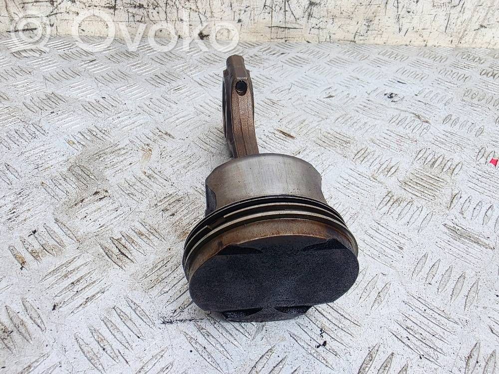 BMW 5 E39 Piston avec bielle 