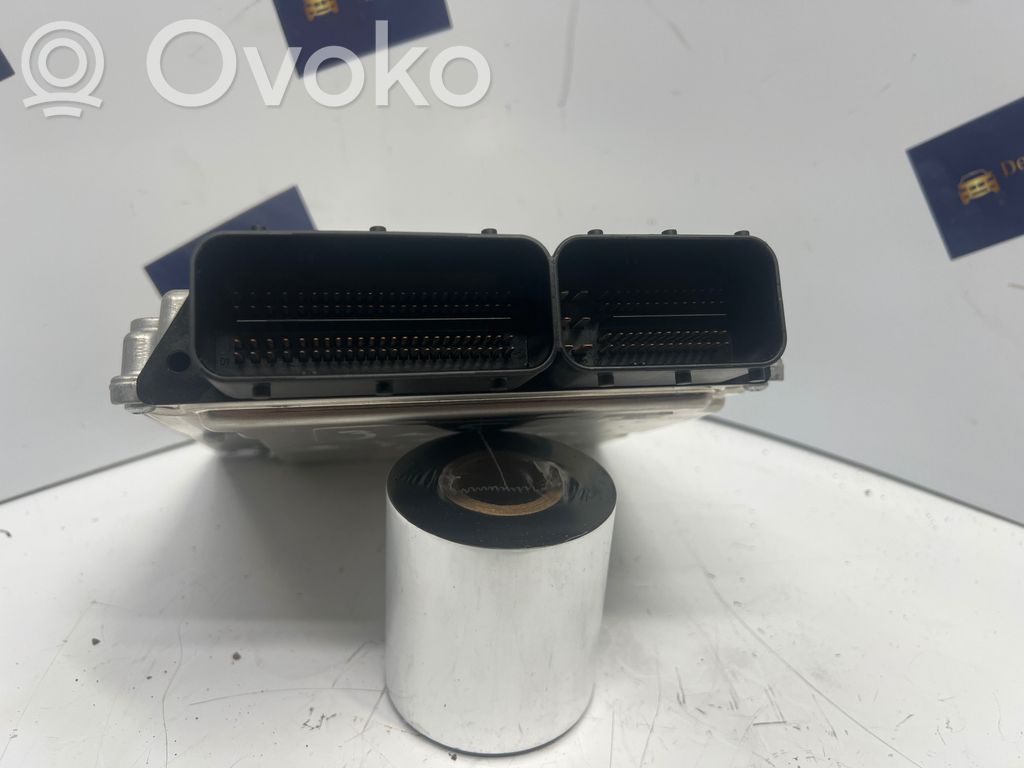BMW 5 E60 E61 Variklio valdymo blokas 