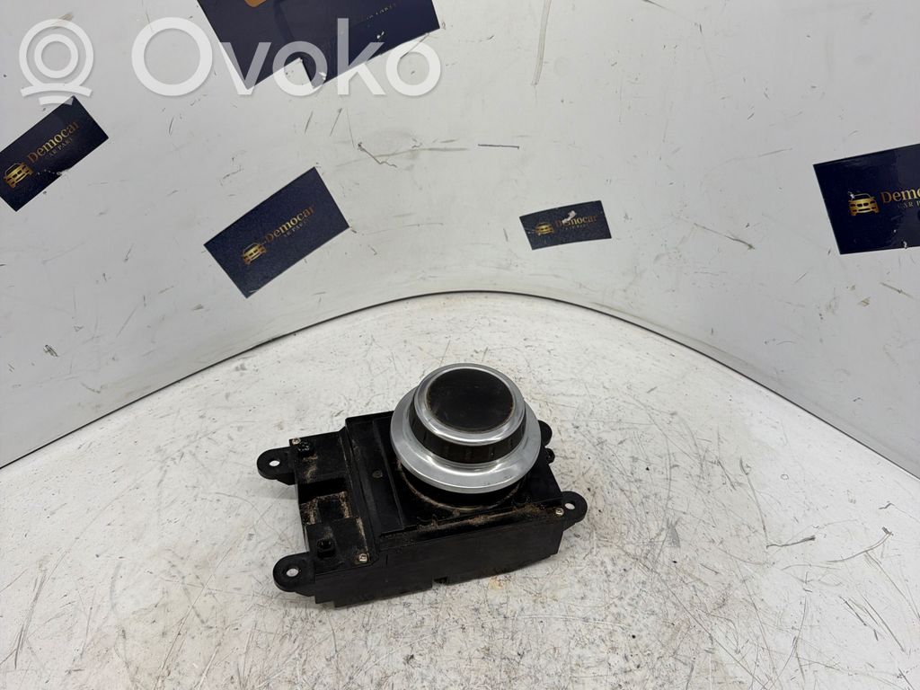 Multimediju kontrolieris   6944884,HW06SW0C,0704KAI01