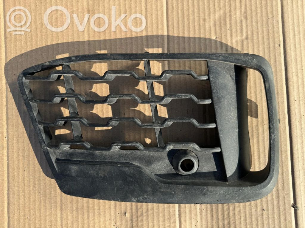BMW X1 F48 F49 Kratka dolna zderzaka przedniego 