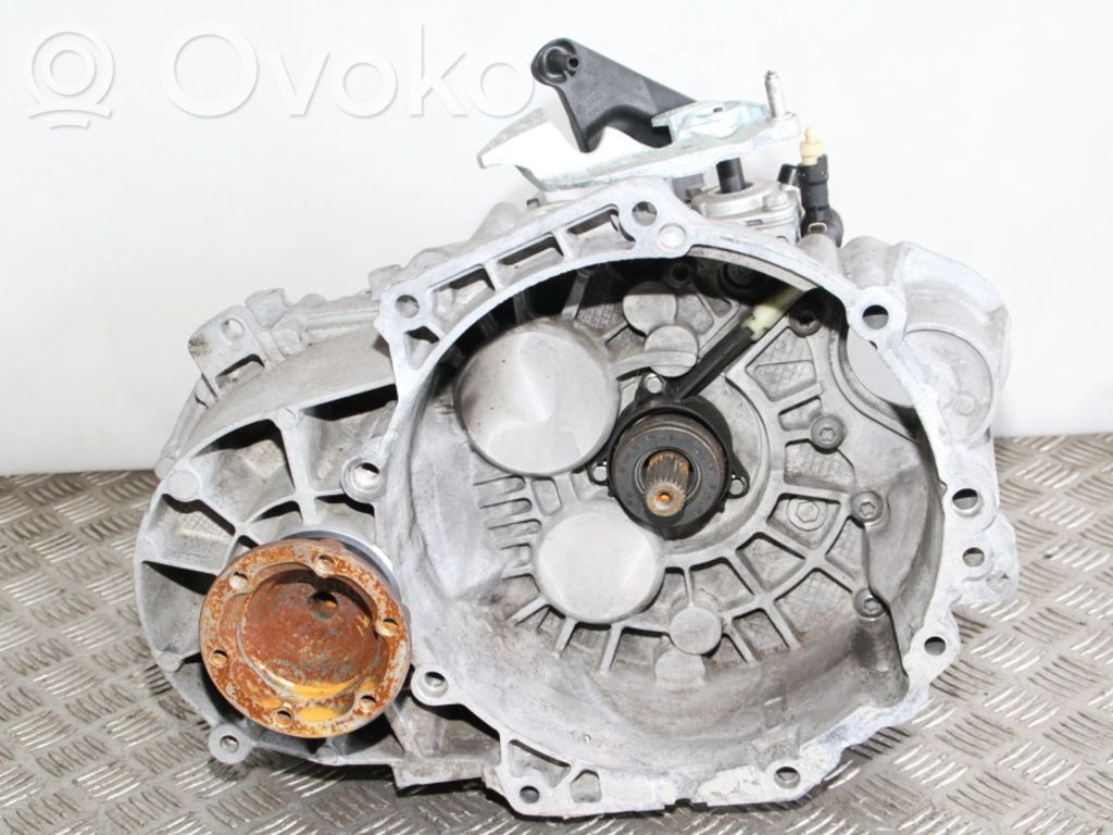 Volkswagen PASSAT B8 Scatola del cambio manuale a 6 velocità 