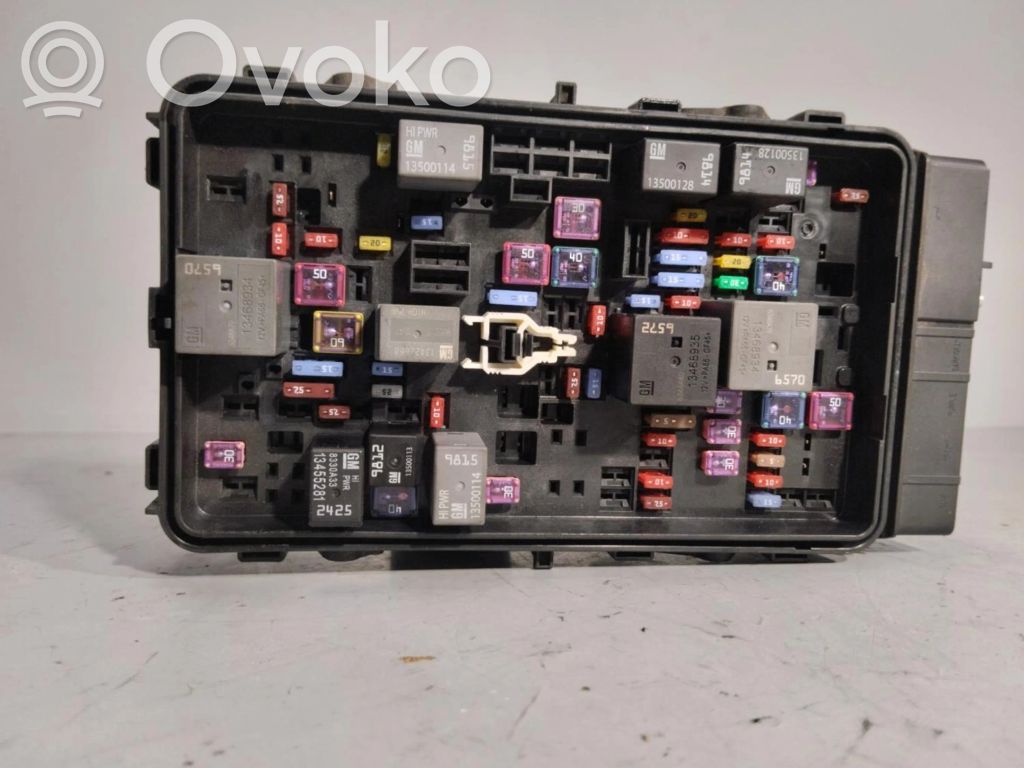 Opel Insignia A Módulo de fusible 