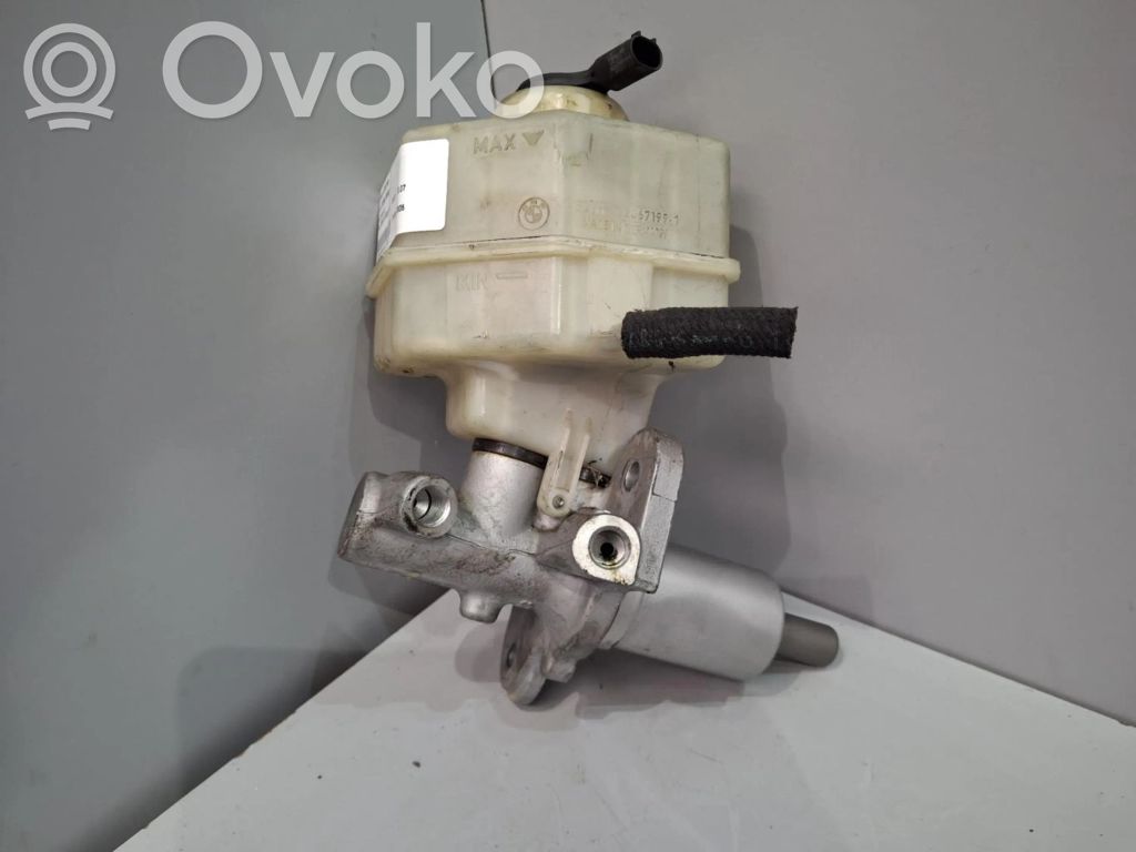 Brake booster   32067199