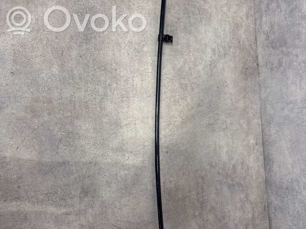 Audi e-tron Engine coolant pipe/hose 