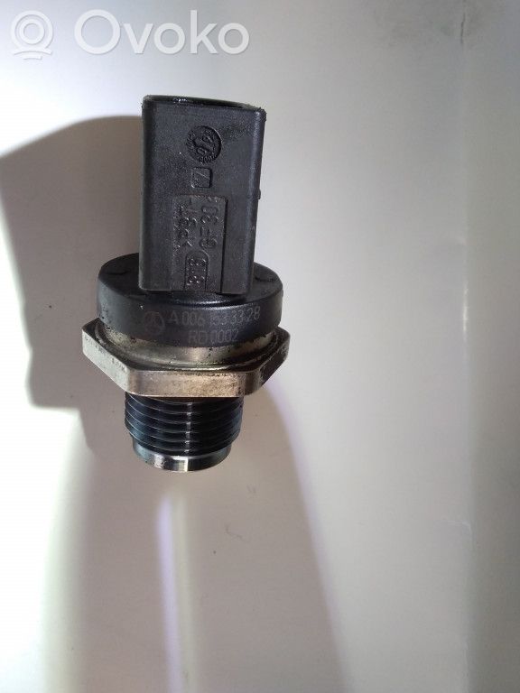 Mercedes-Benz E W211 Fuel pressure sensor 