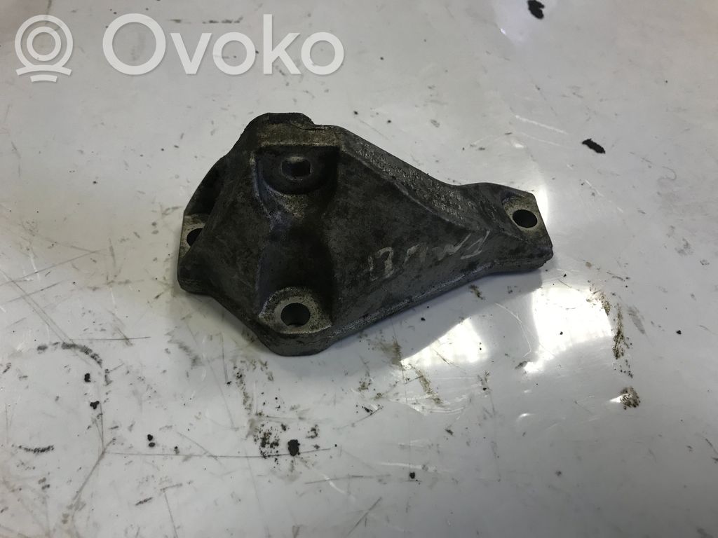 BMW 1 E81 E87 Fuel pump bracket 