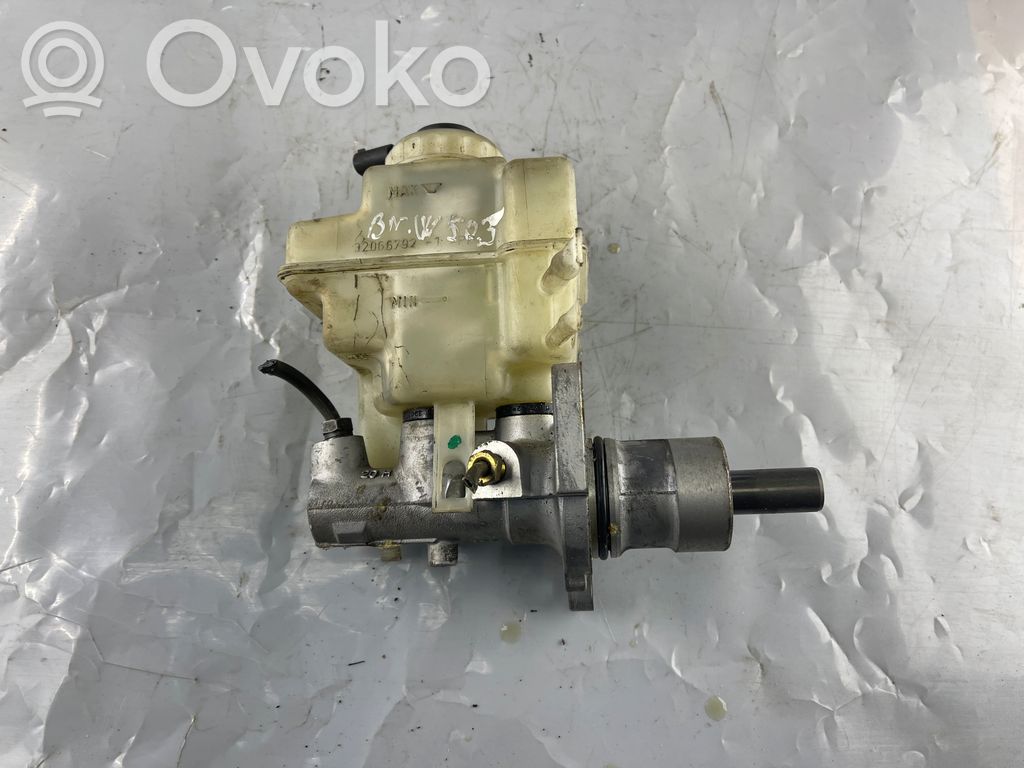 BMW 5 E39 Master brake cylinder 