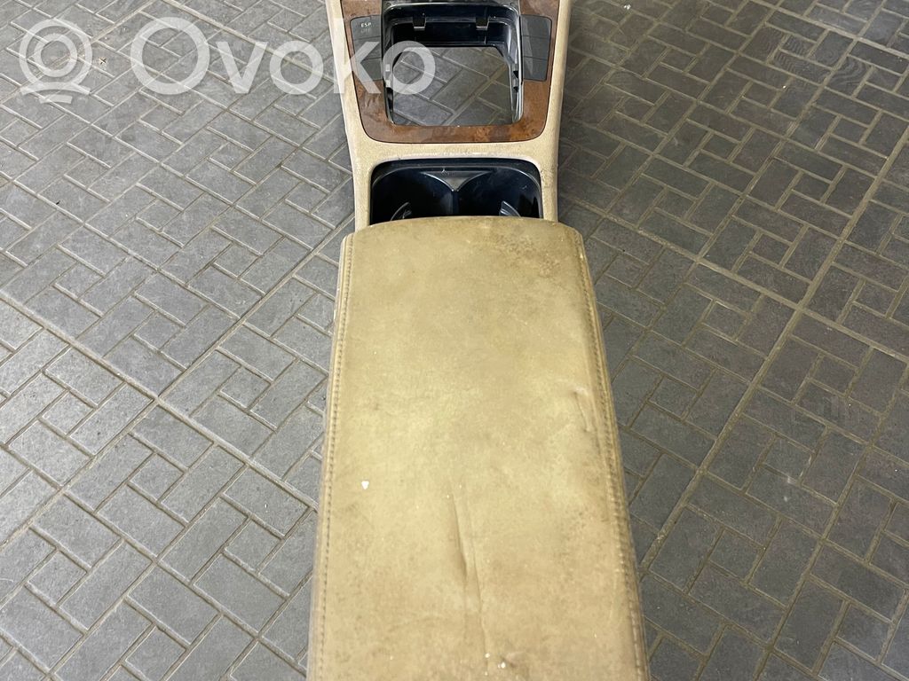 Volkswagen PASSAT B6 Consolă centrală 