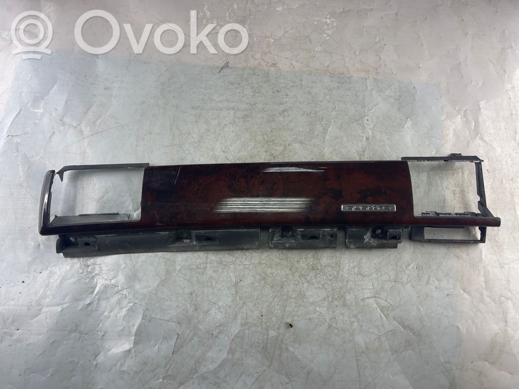Audi A8 S8 D3 4E Panelės apdailos skydas (centrinis) 