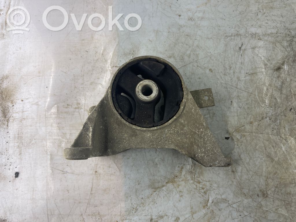 Engine mount bracket   V04636