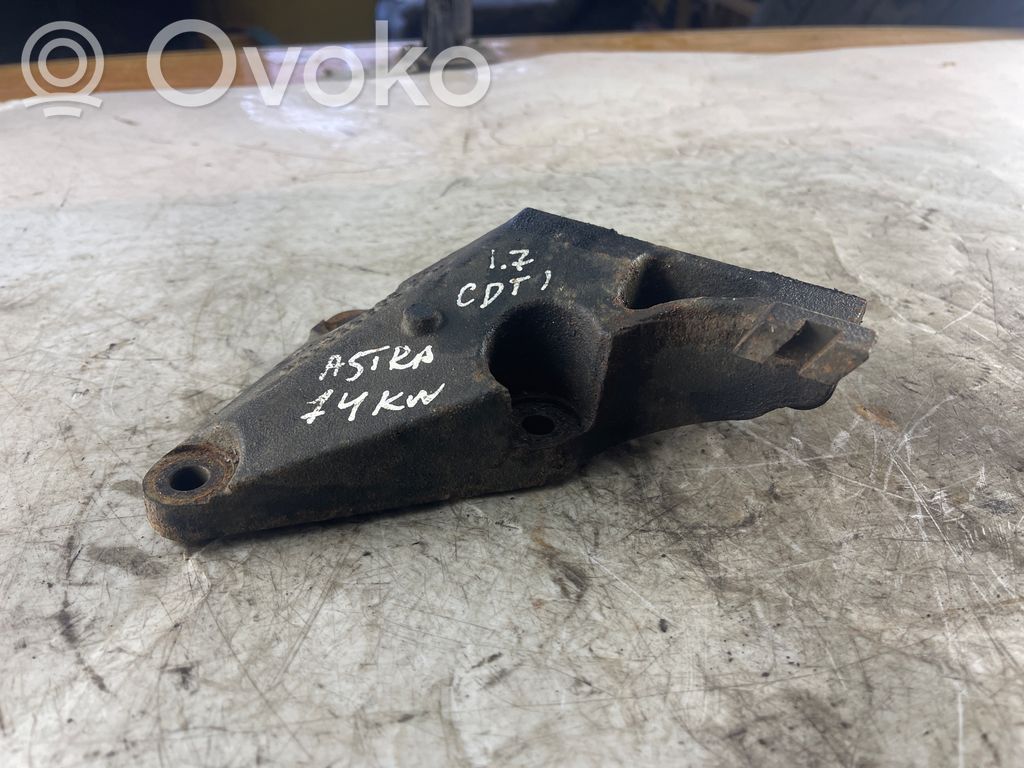 Opel Astra H Engine mounting bracket 