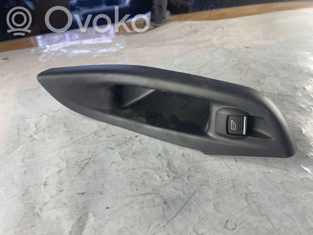 Ford Focus Electric window control switch 