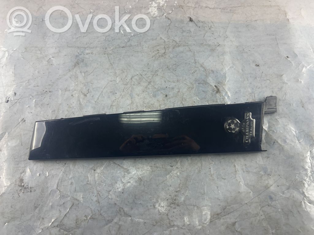 Ford Focus Etuoven lasin muotolista 