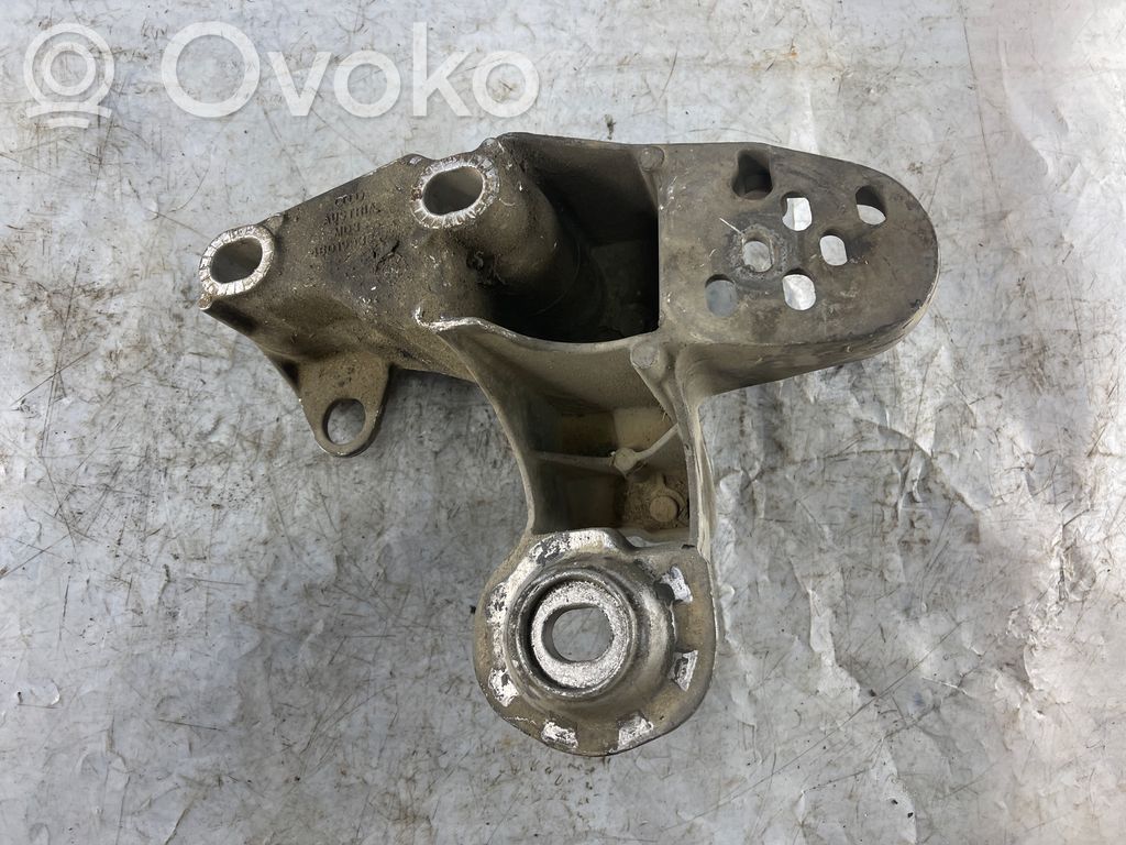 Audi A6 S6 C5 4B Engine mounting bracket 