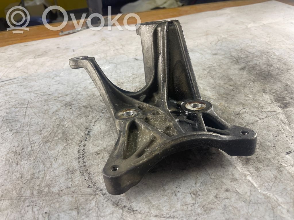 Jeep Cherokee IV KK Engine mounting bracket 
