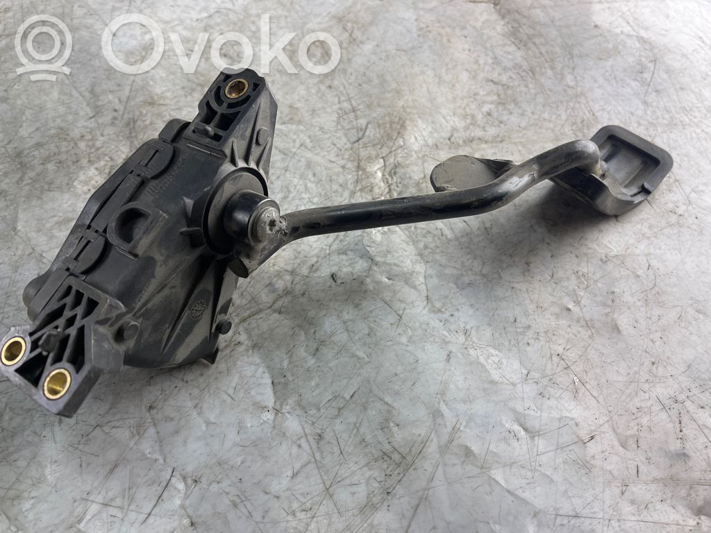 Volkswagen PASSAT B5 Pedał gazu / przyspieszenia 