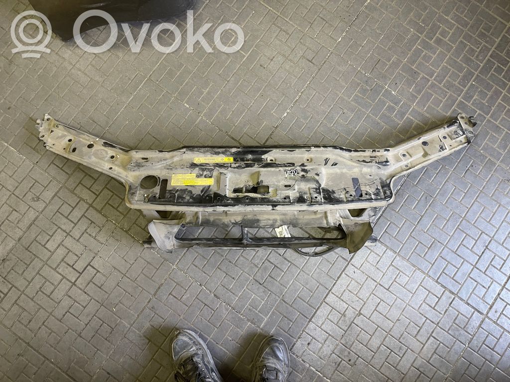 Volvo V70 Верхняя часть панели радиаторов (телевизора) 
