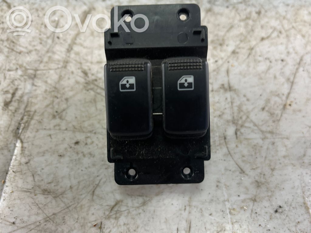 Hyundai i10 Electric window control switch 