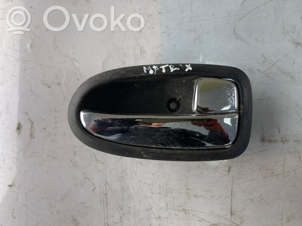 Hyundai Matrix Manecilla interna puerta delantera 