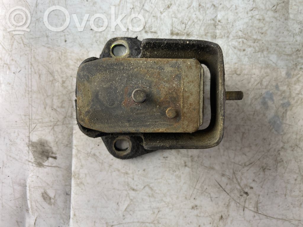 Mitsubishi Pajero Sport I Engine mount bracket 