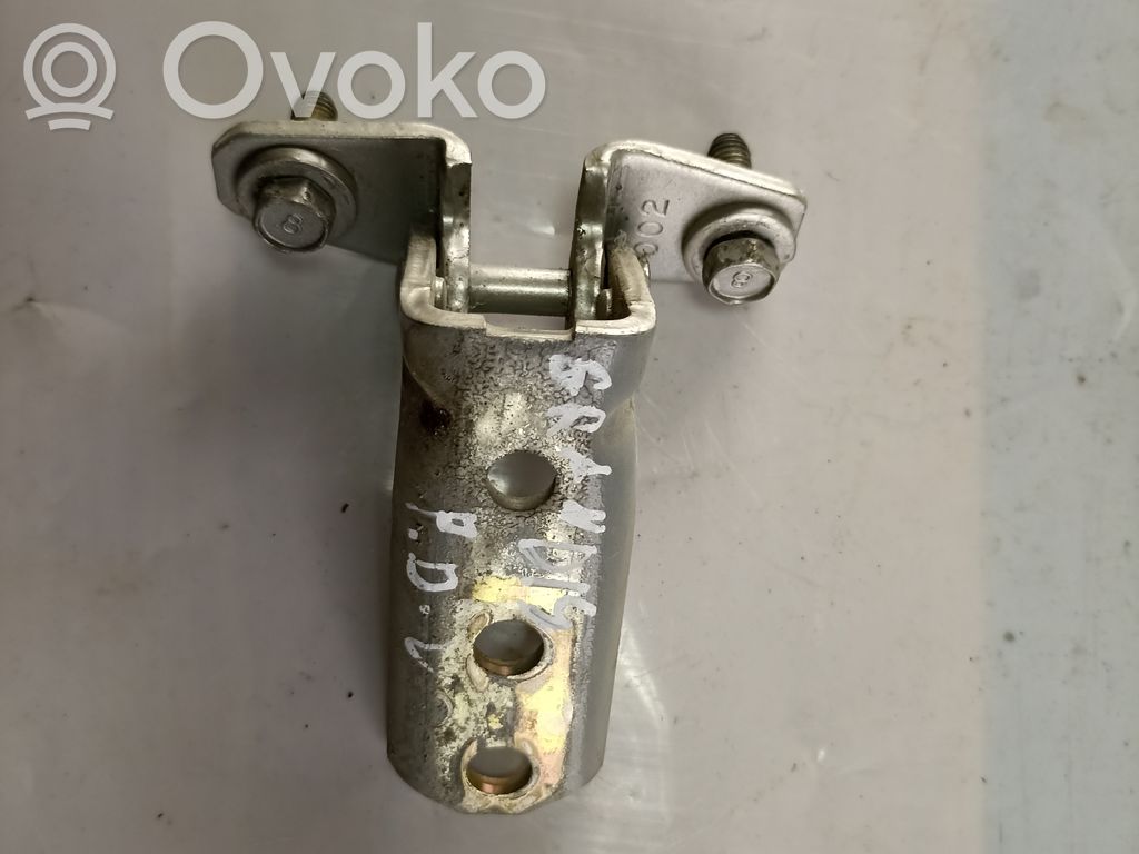 Mitsubishi Grandis Front door upper hinge 