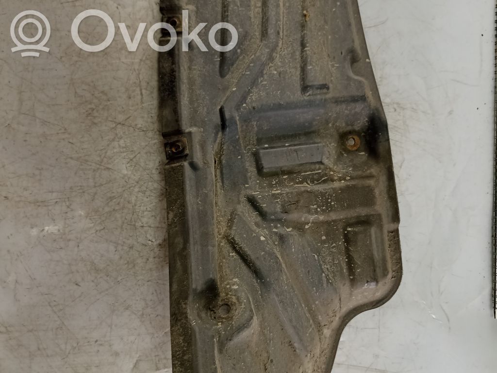 Mitsubishi Grandis Nadkole tylne 