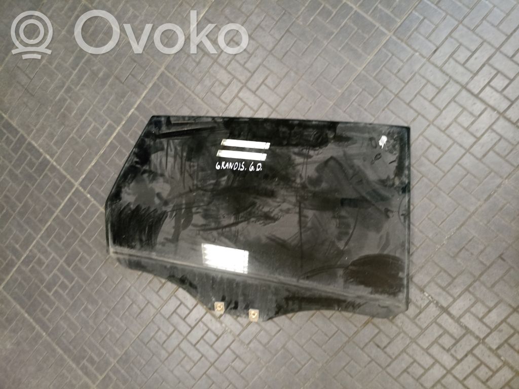 Mitsubishi Grandis Takaoven ikkunalasi 