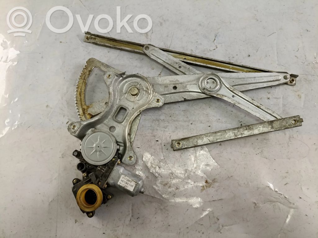 Toyota Corolla Verso AR10 Elektryczny podnośnik szyby drzwi tylnych 