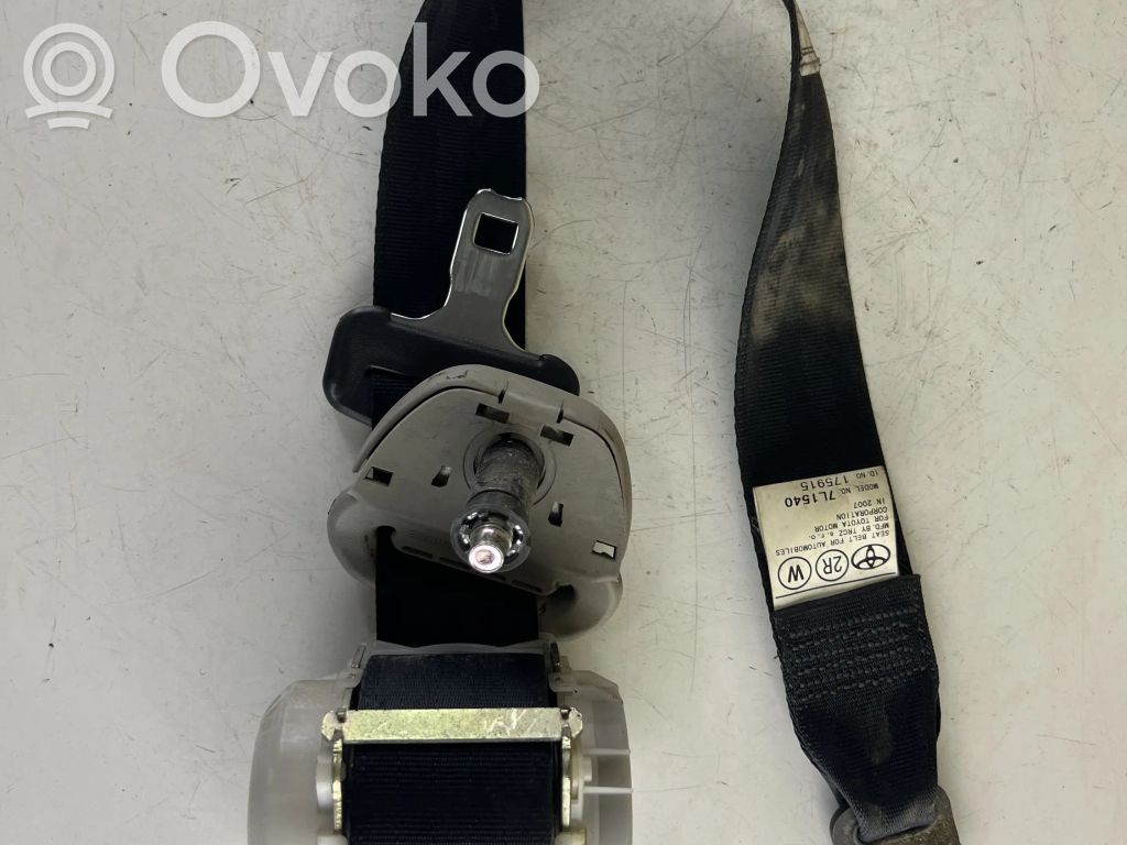Toyota Corolla Verso AR10 Cinturón trasero 