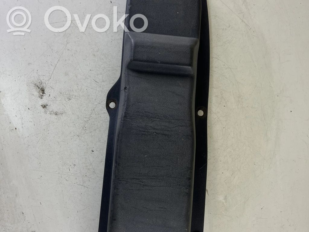 Iveco Daily 4th gen Listwa drzwi przednich 