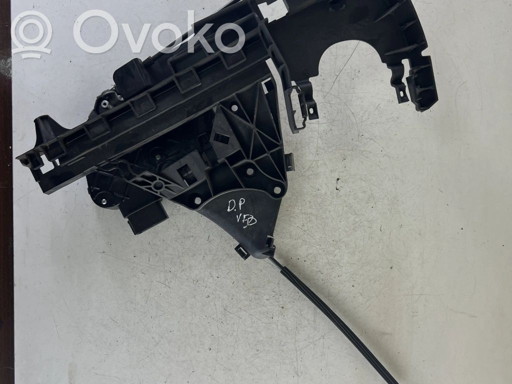 Volvo V50 Front door lock 