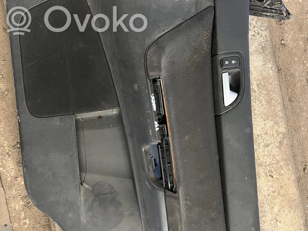 Volvo V50 Etuoven verhoilu 