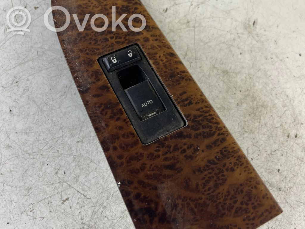 Jeep Grand Cherokee (WK) Electric window control switch 