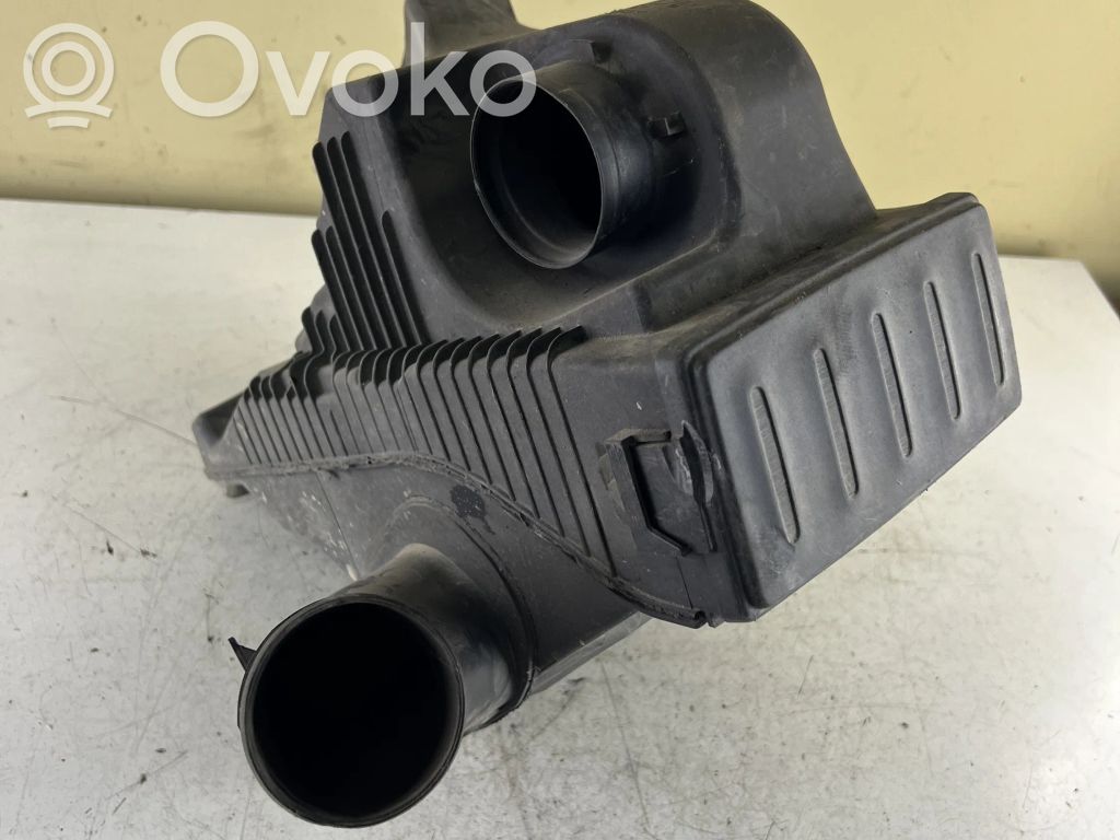 Nissan Micra Air filter box 