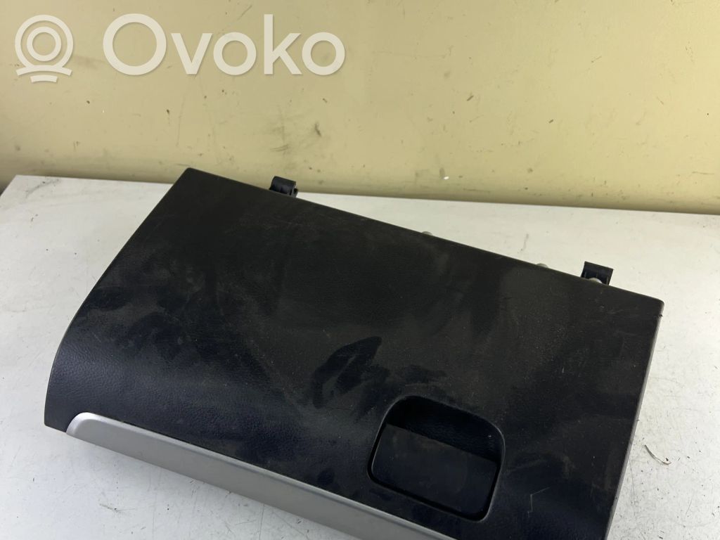 Subaru Outback Tapa/cubierta de la guantera 