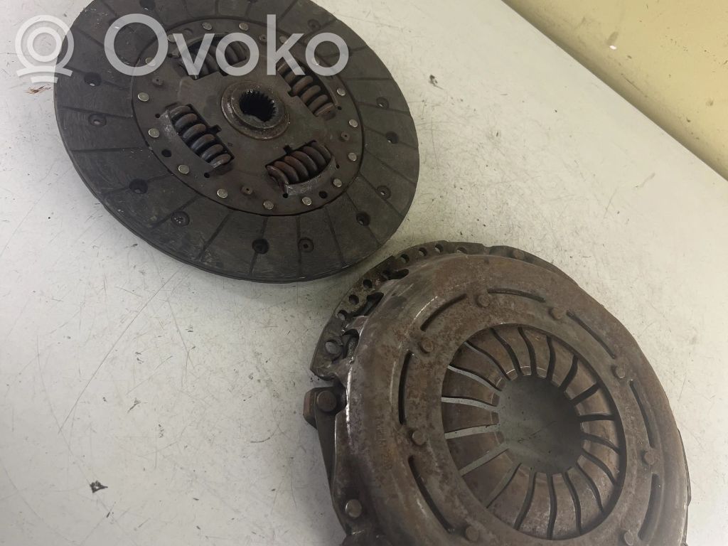 Subaru Outback Sankabos komplektas 