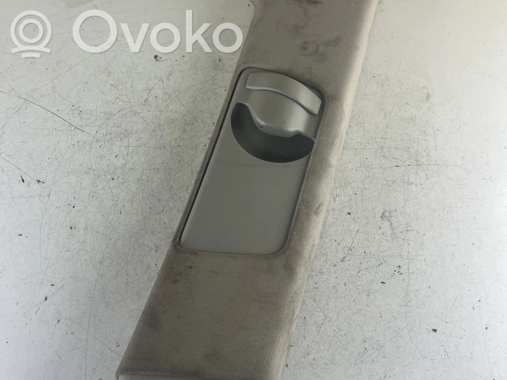 Subaru Outback Pilar (B) (superior) 