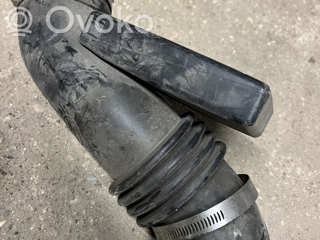 Subaru Outback Einzelteil Lufteinlasskanal 